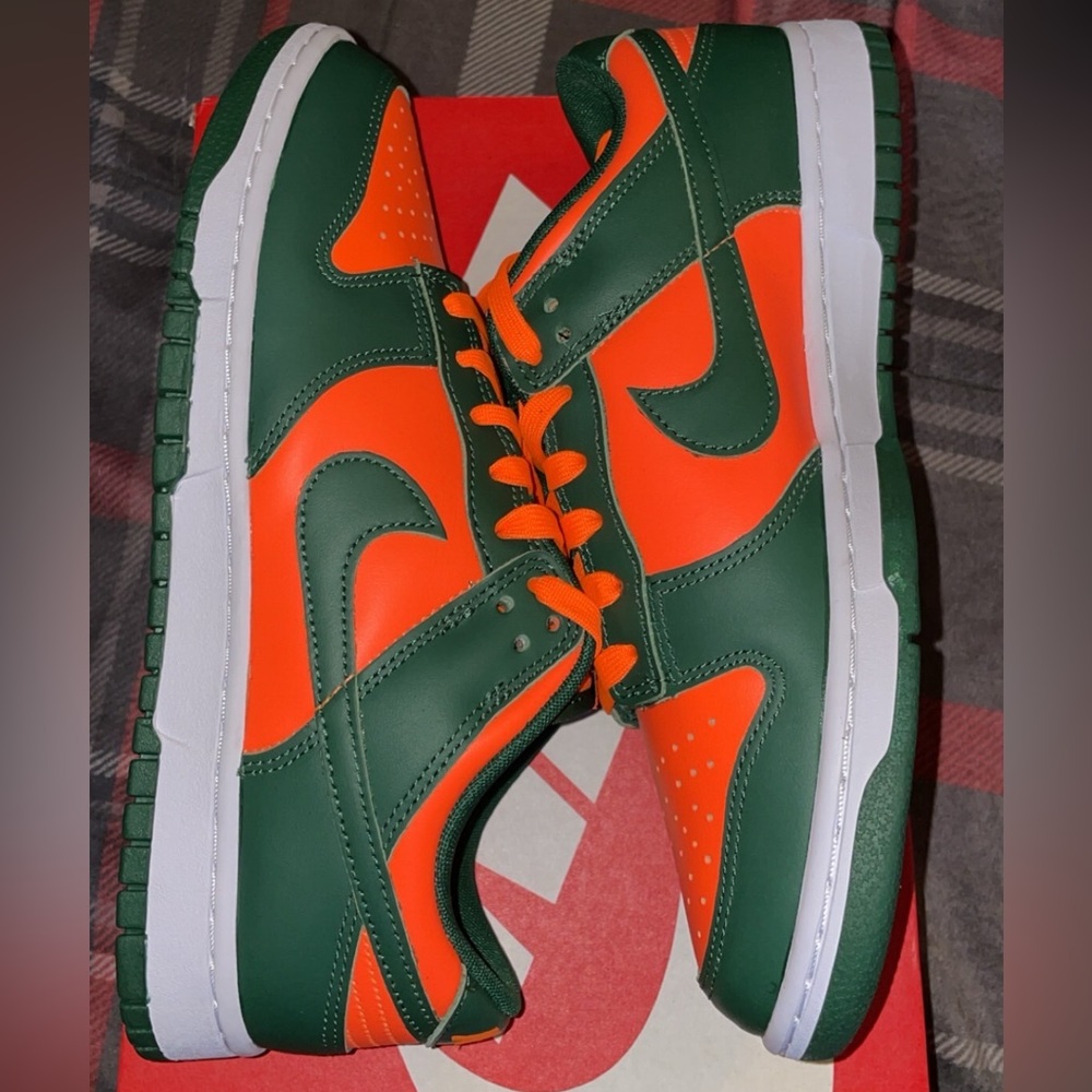 Nike Dunk Low Retro Miami Hurricanes Size 9.5 Mens